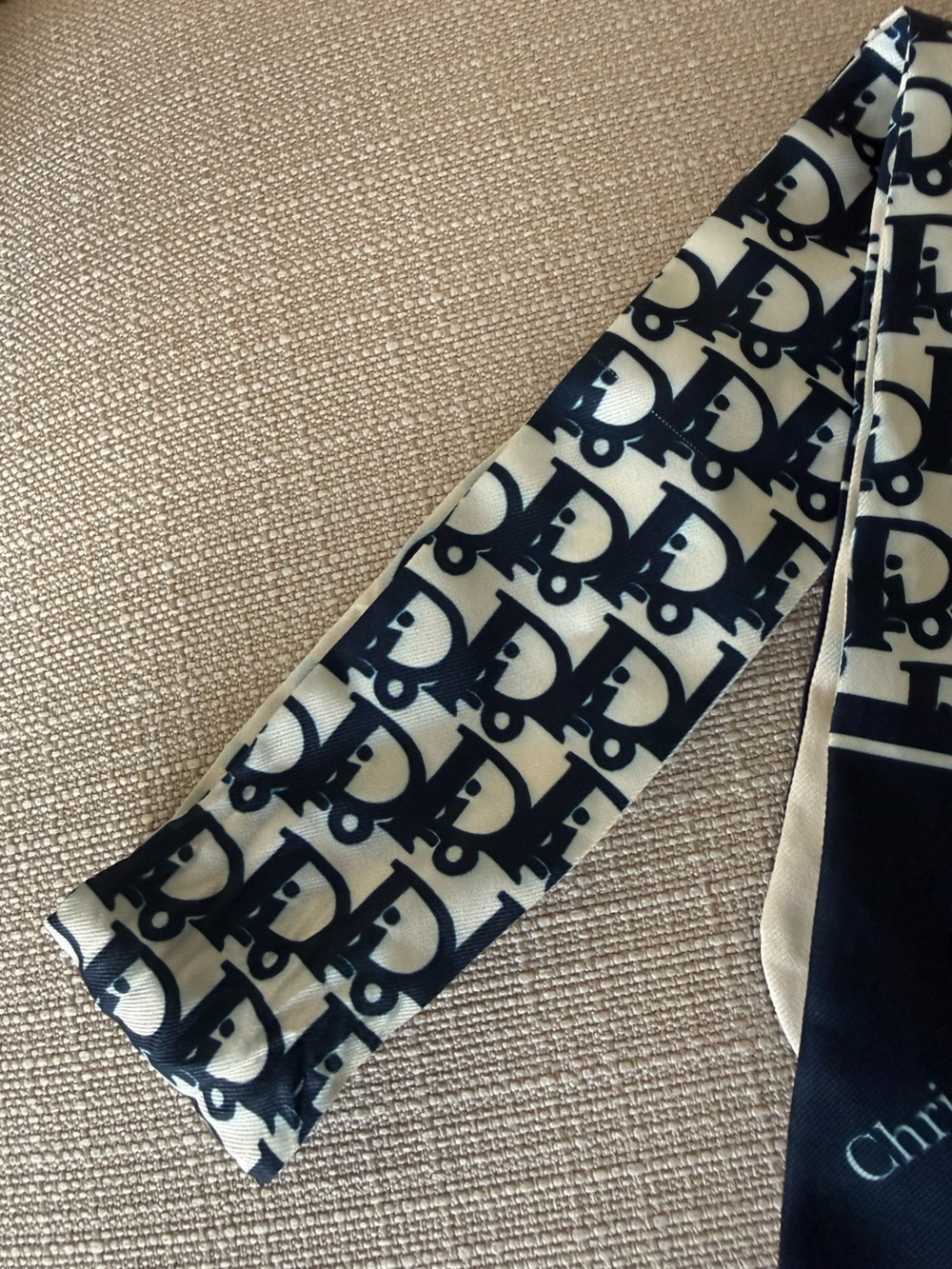 Christian Dior J’Adior Oblique Silk Twill Scarf Ivory Navy Monogram - Picture 4 of 7